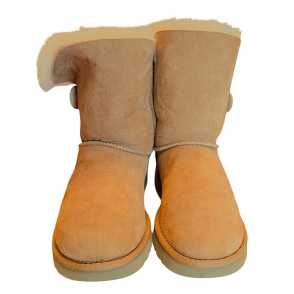 UGG Bailey Button Chestnut Sheepskin Boots size 7 - Picture 2 of 10